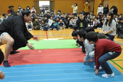 お相撲さんに挑戦