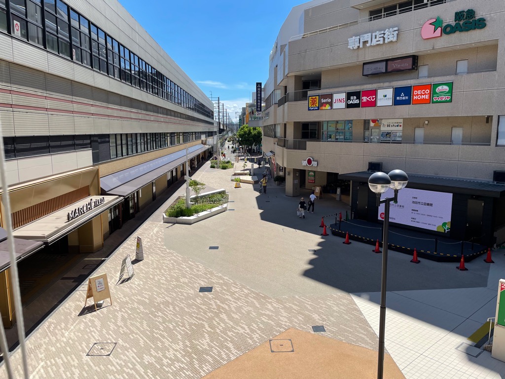 池田駅南広場「KUREPA」写真