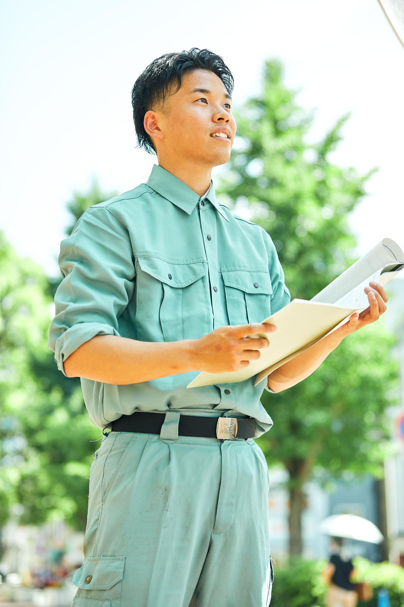 先輩職員2