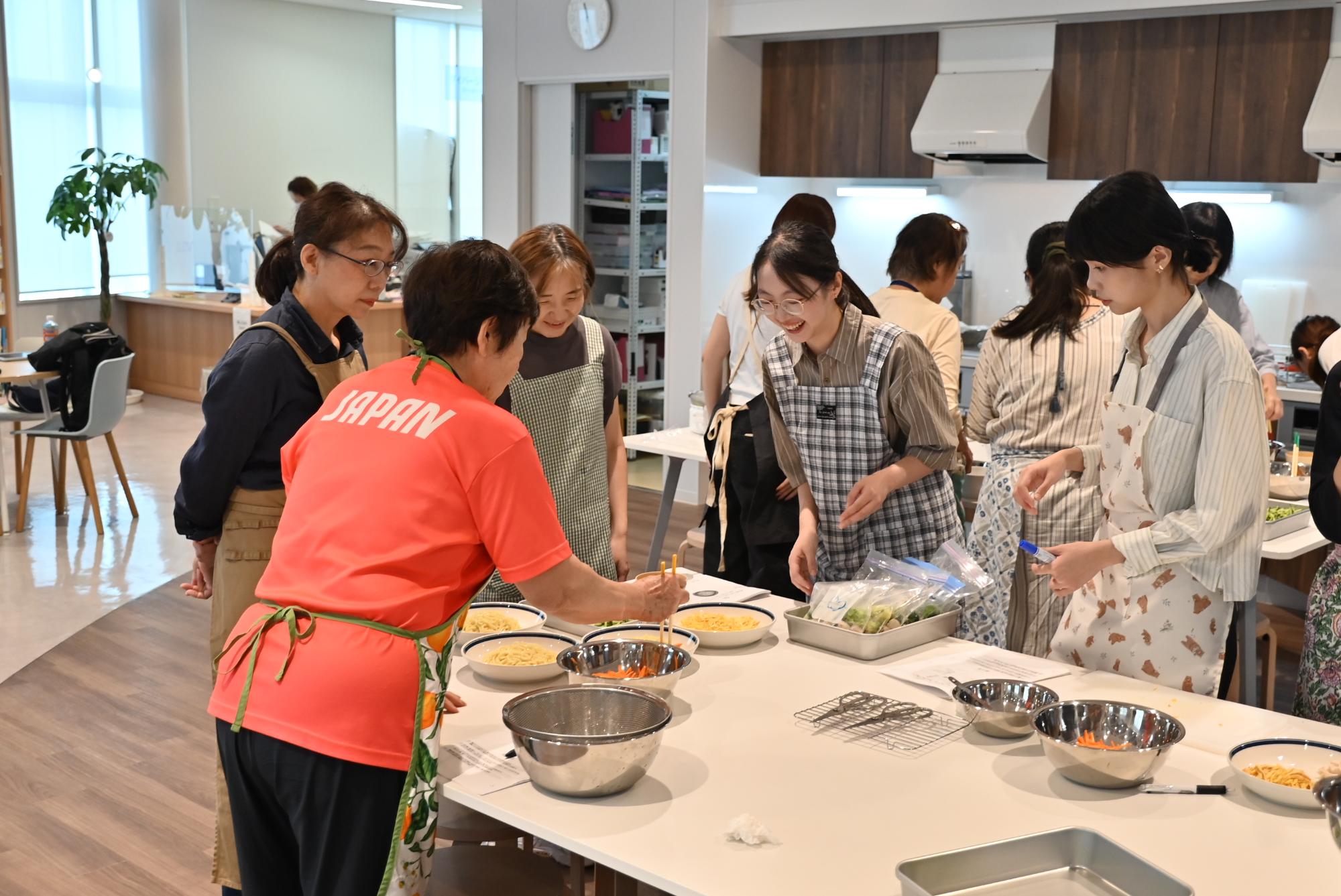 10月6日 麵でツナガル多文化料理教室のイメージ