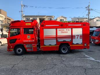 （写真）7号車 13メートル放水塔付消防自動車