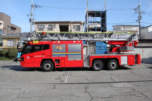 （写真）8号車 40メートルはしご車