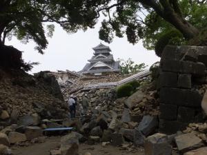 地震の被害を受けた熊本城